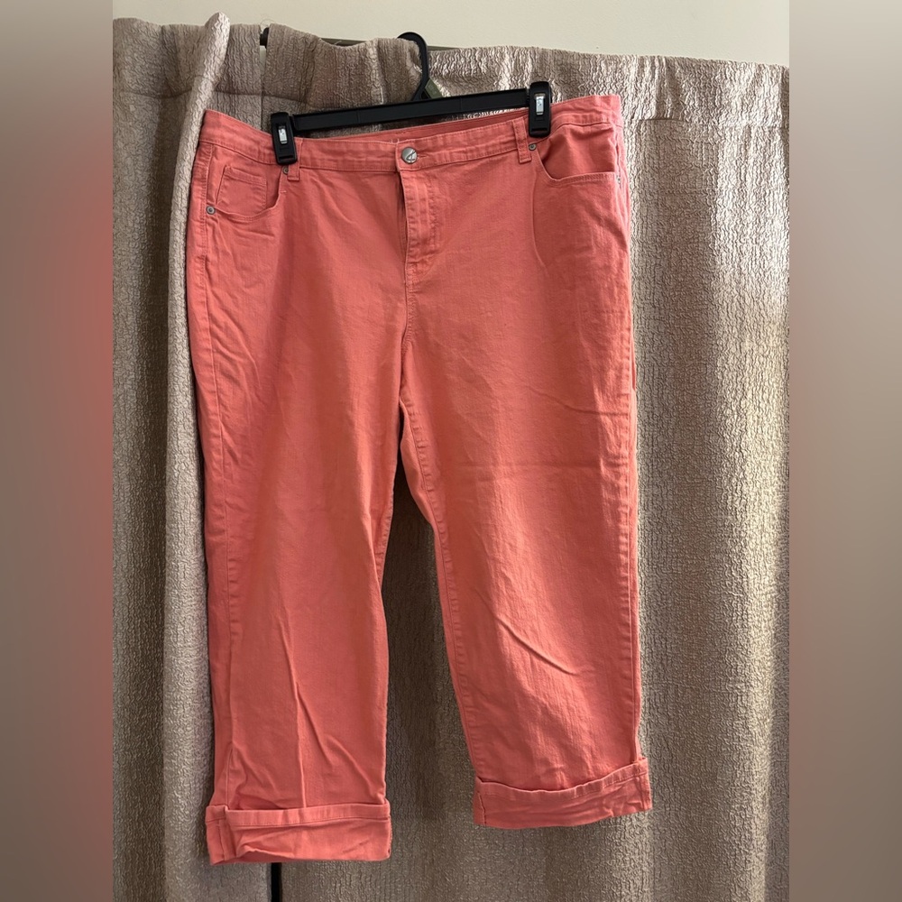 Style & Co. Capri Pants in Coral